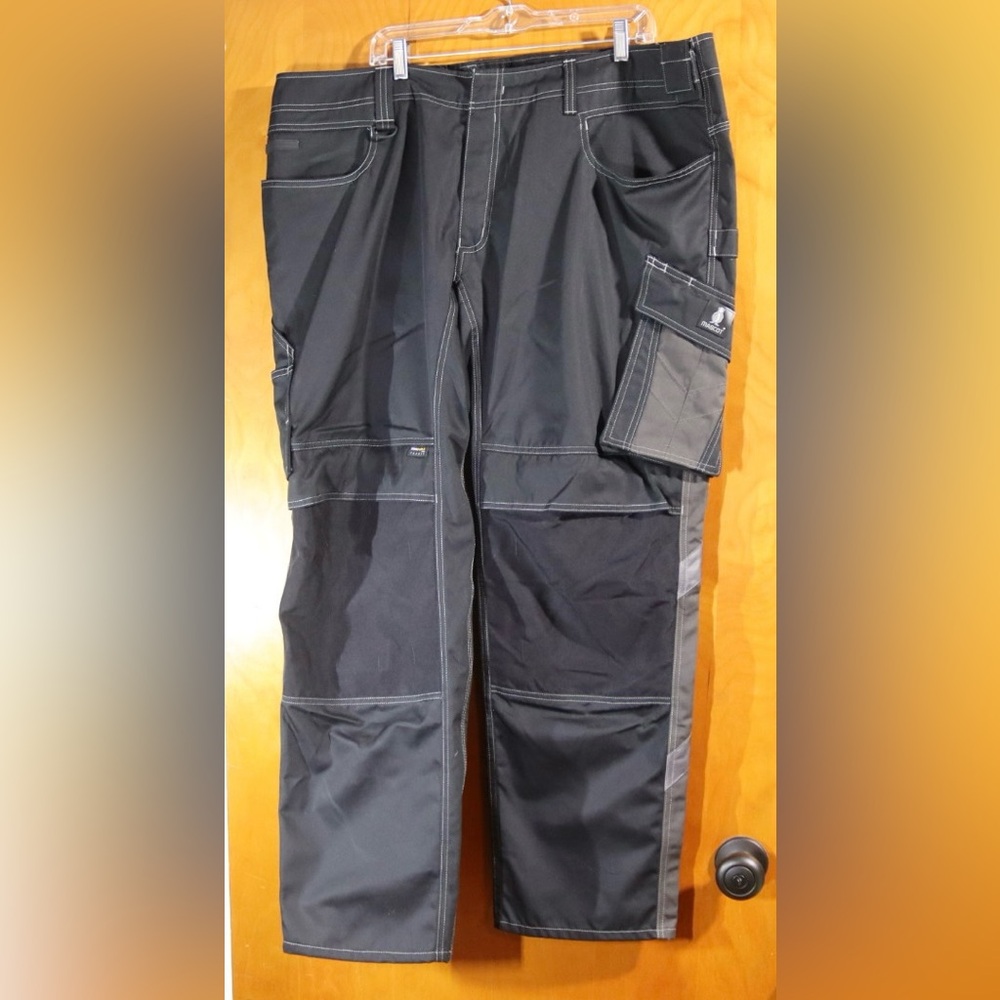 Mascot Workwear black pants with cargo pocket, waist 46.5